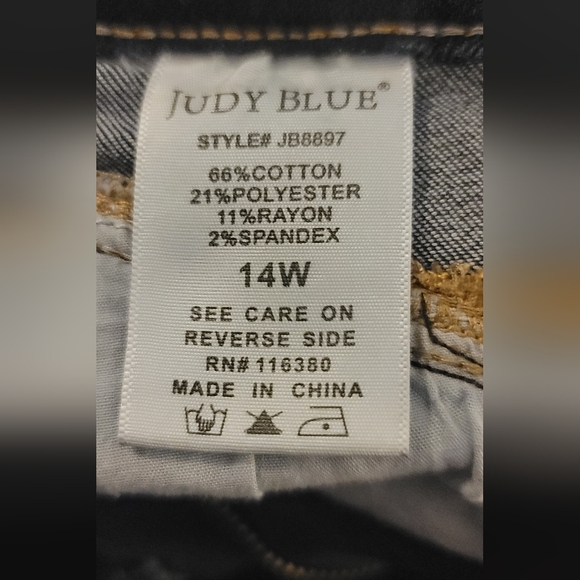 Judy Blue High Rise 16W Front Seam Flare - Picture 4 of 6